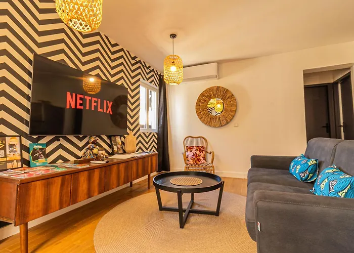 Afrobohome, Experience Atypique, Clim, 2 A 6 Personnes, Proche Centre Nimes, Garage Clos