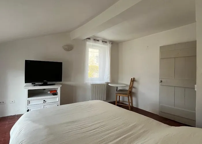 Charmante Petite Maison A Murs